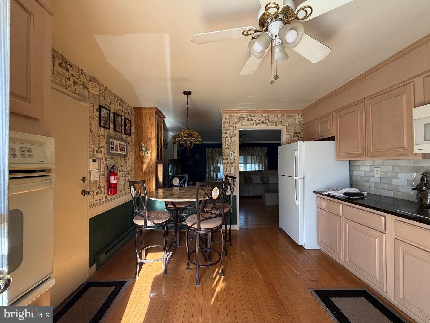 1203a Shetland Dr Property Photo 2