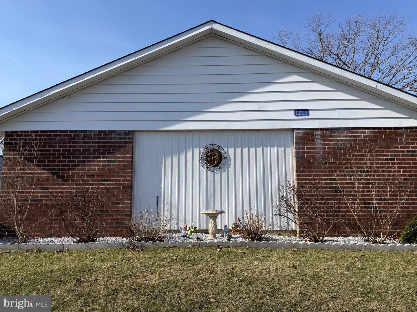1203a Shetland Dr Property Photo 8