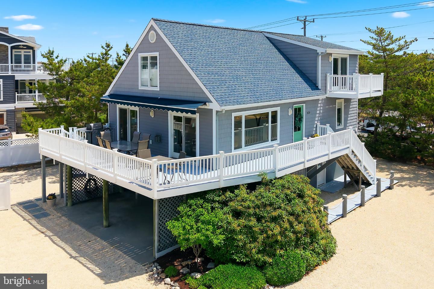 1018-a Long Blvd Property Photo 1