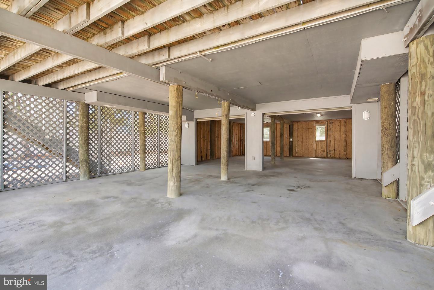 1018-a Long Blvd Property Photo 29