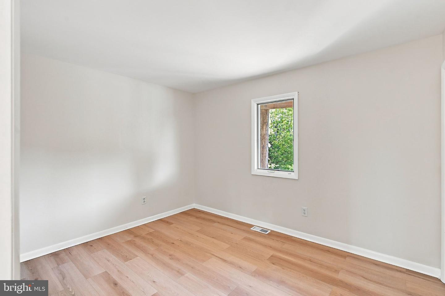 369 Tuscarora Ave Property Photo 28