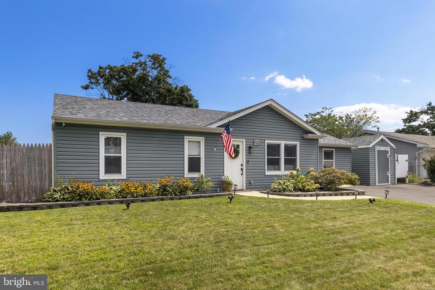 302 8th Property Photo 2