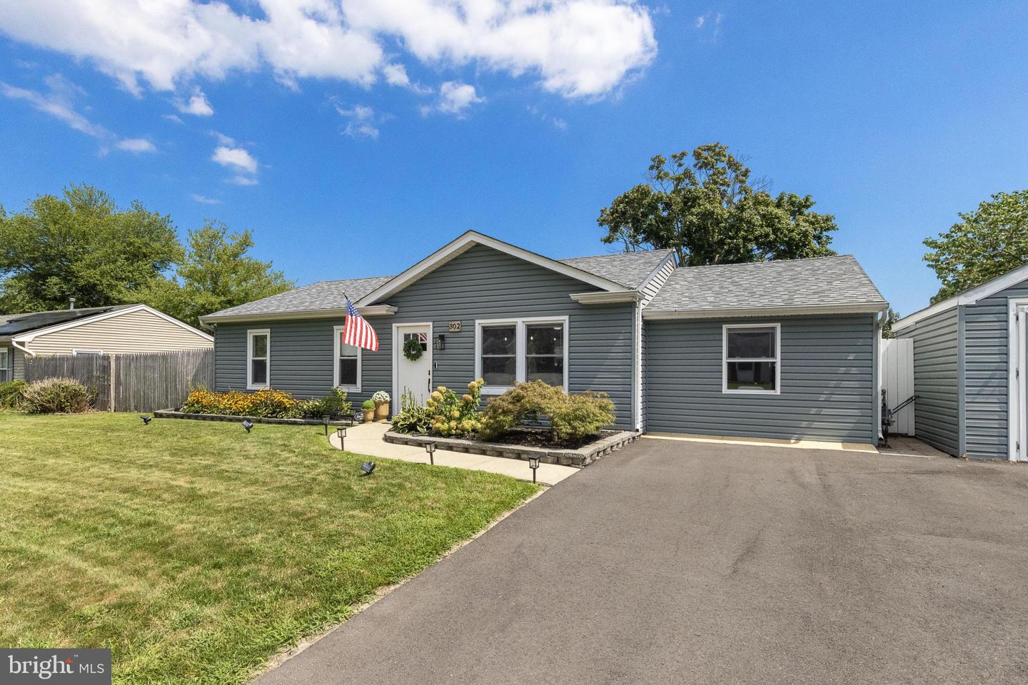 302 8th Property Photo 3