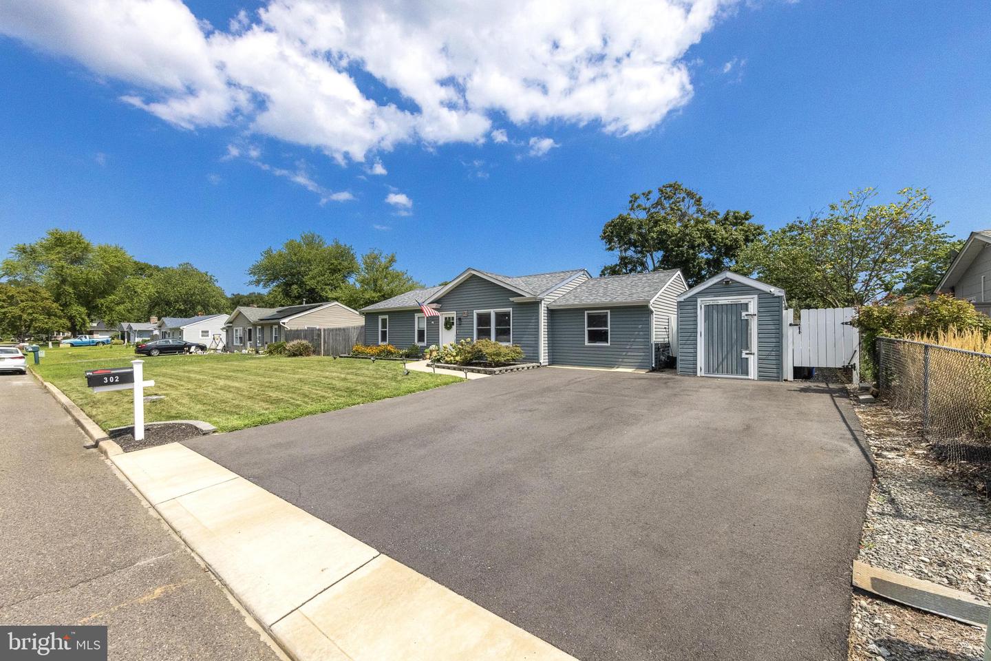 302 8th Property Photo 4