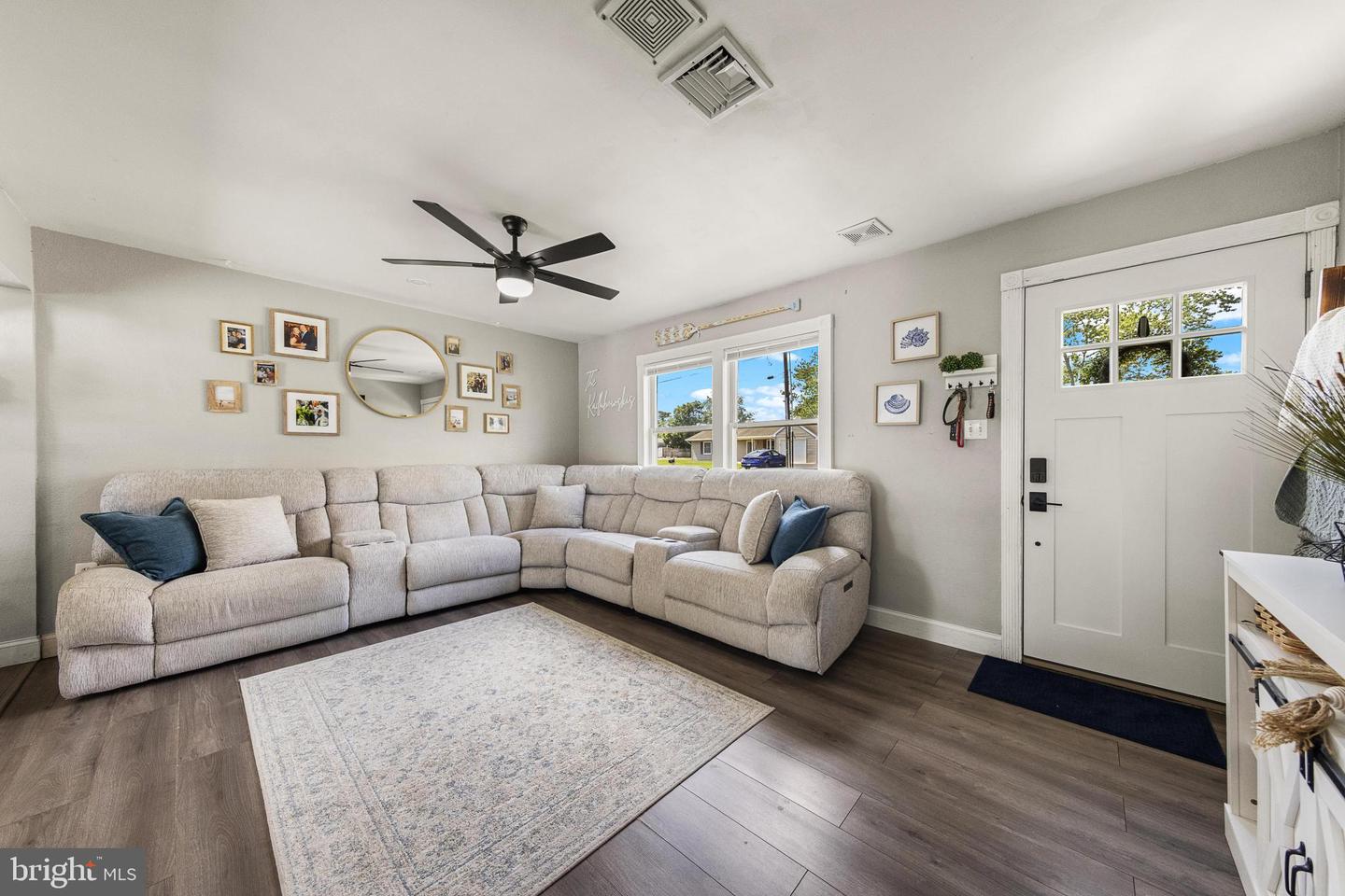 302 8th Property Photo 5