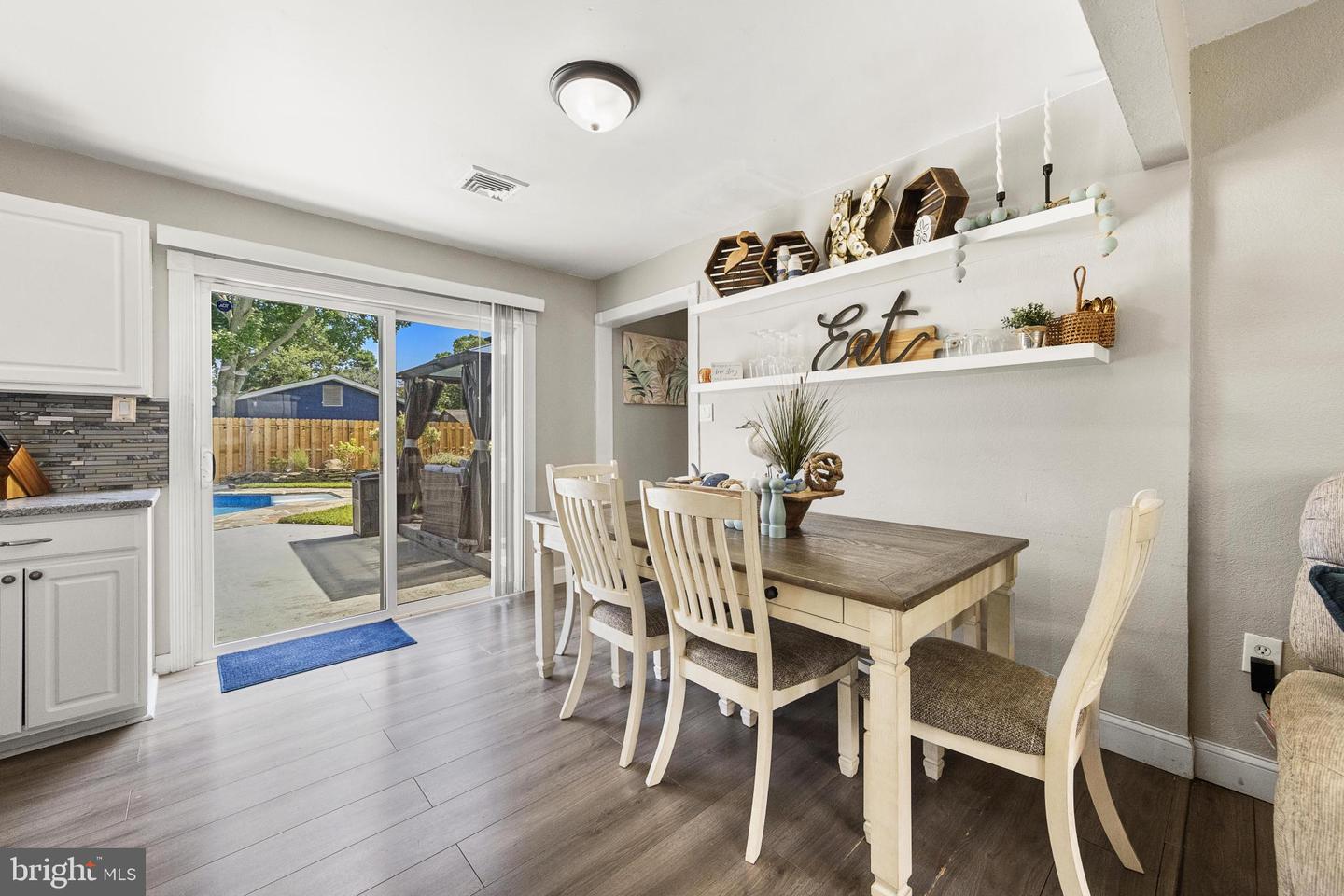 302 8th Property Photo 10