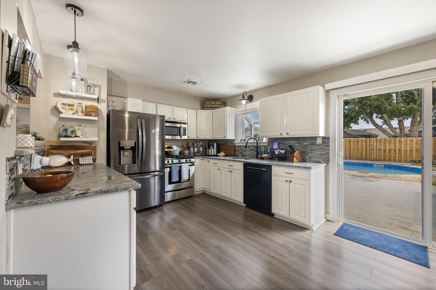 302 8th Property Photo 14