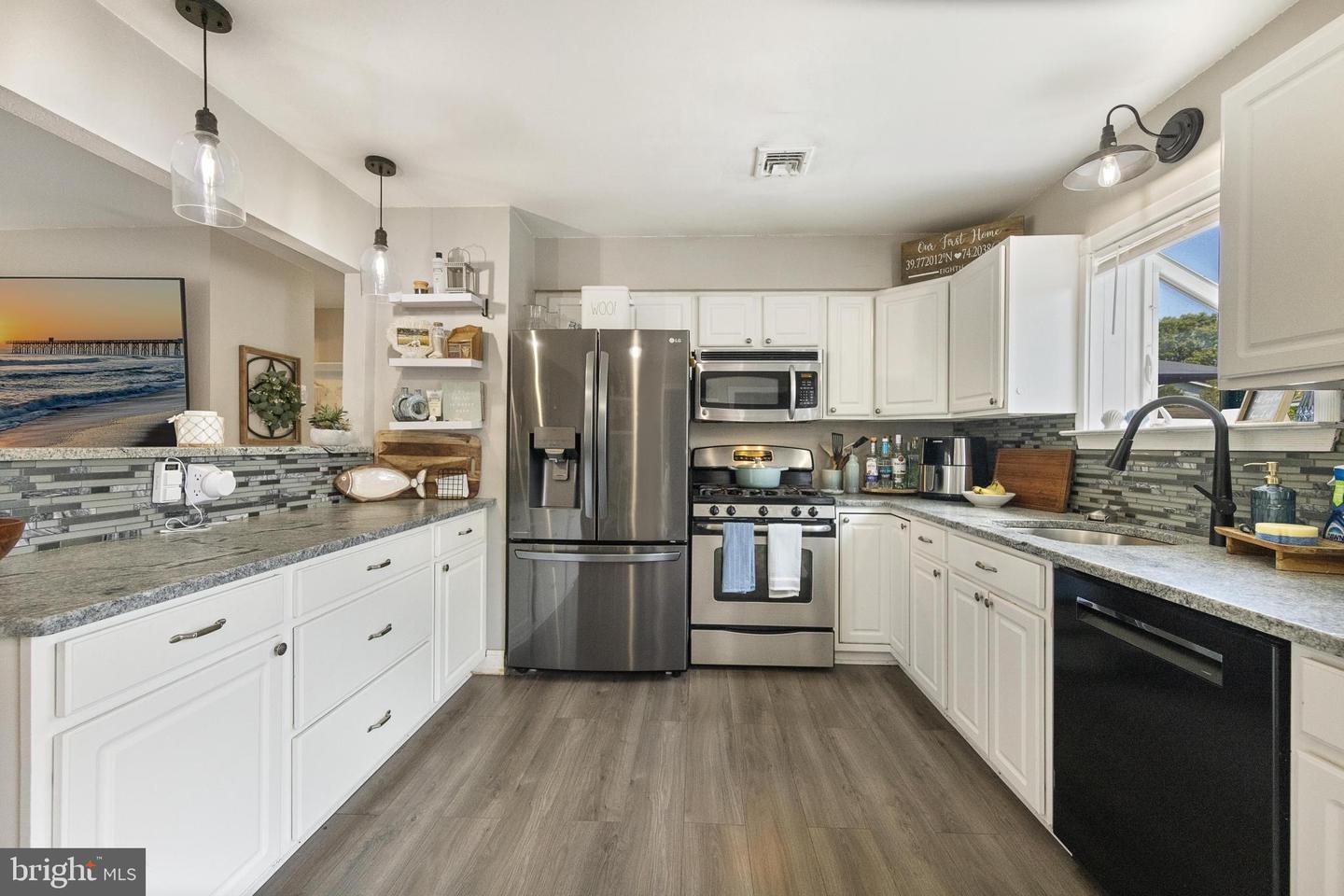302 8th Property Photo 16