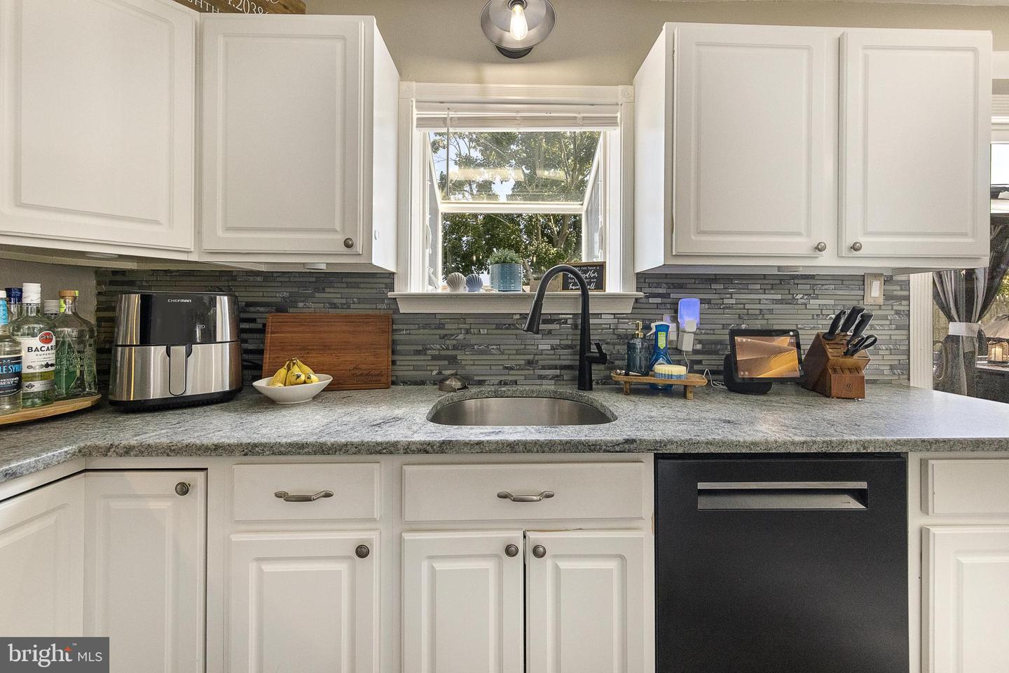 302 8th Property Photo 20