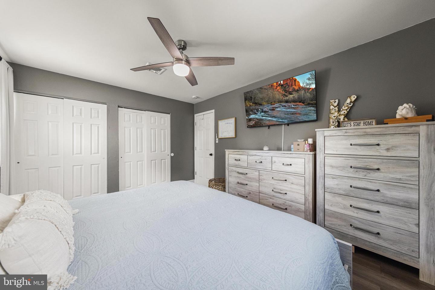 302 8th Property Photo 27