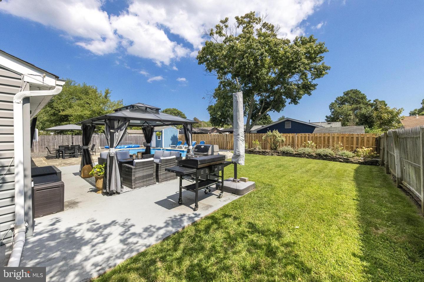 302 8th Property Photo 34