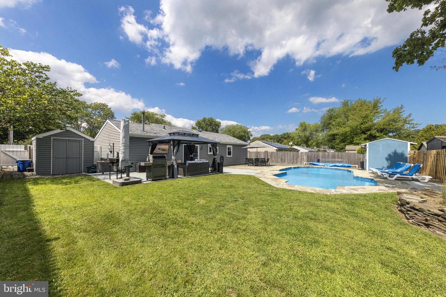 302 8th Property Photo 36