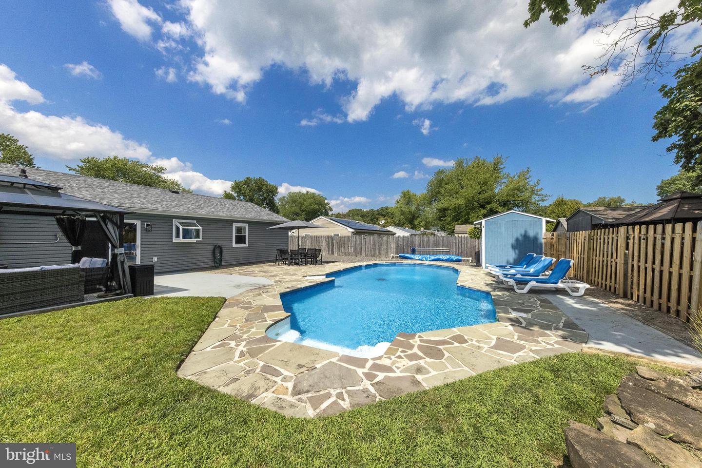 302 8th Property Photo 37