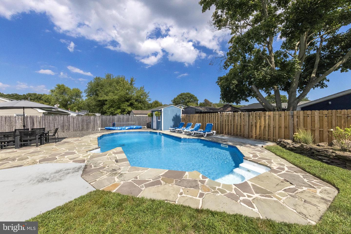 302 8th Property Photo 38
