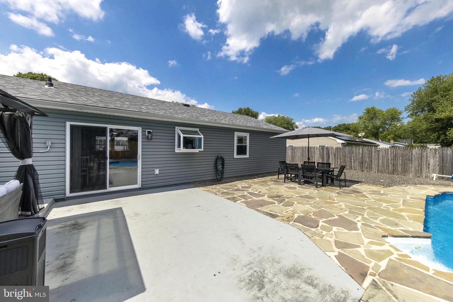 302 8th Property Photo 39