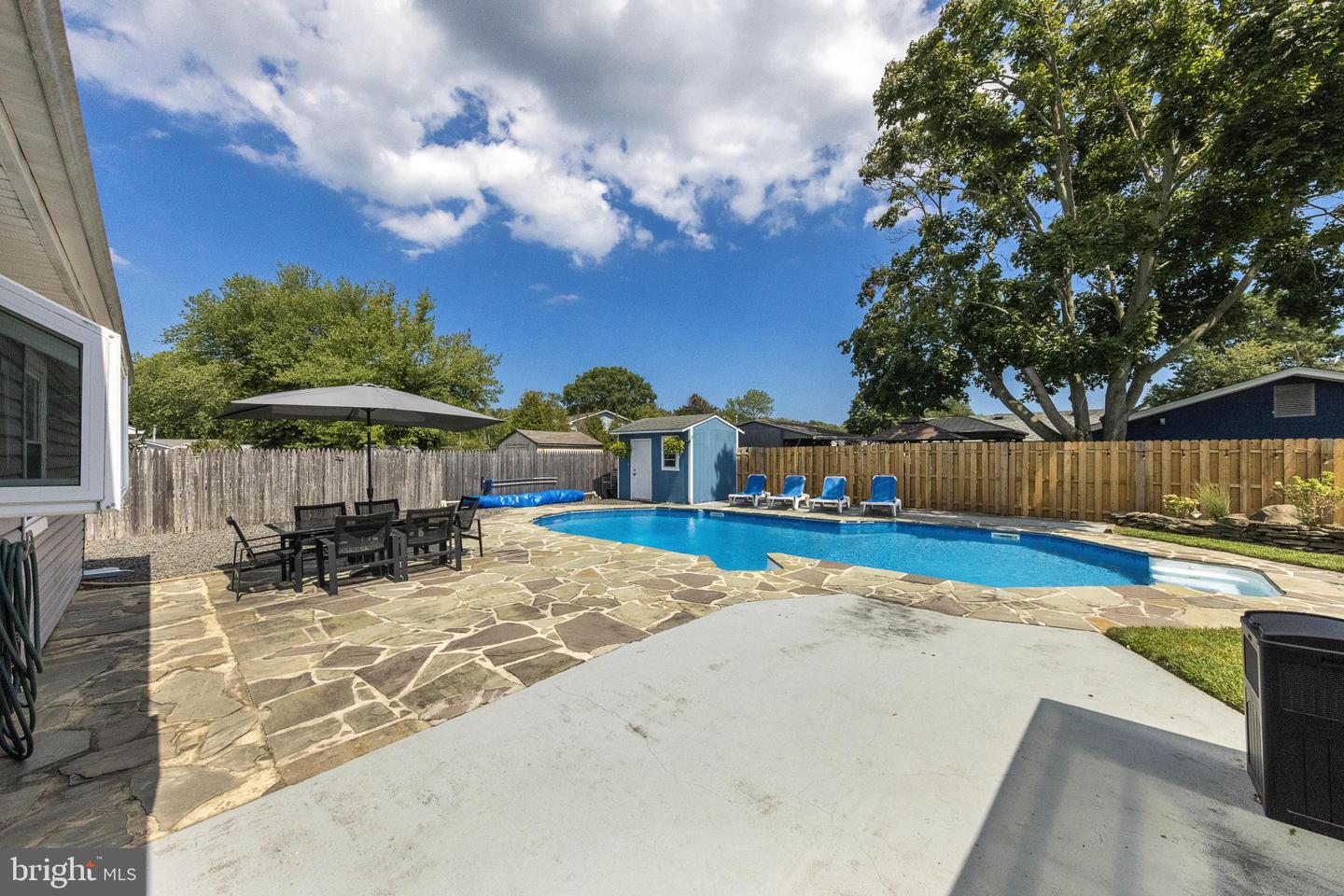 302 8th Property Photo 40