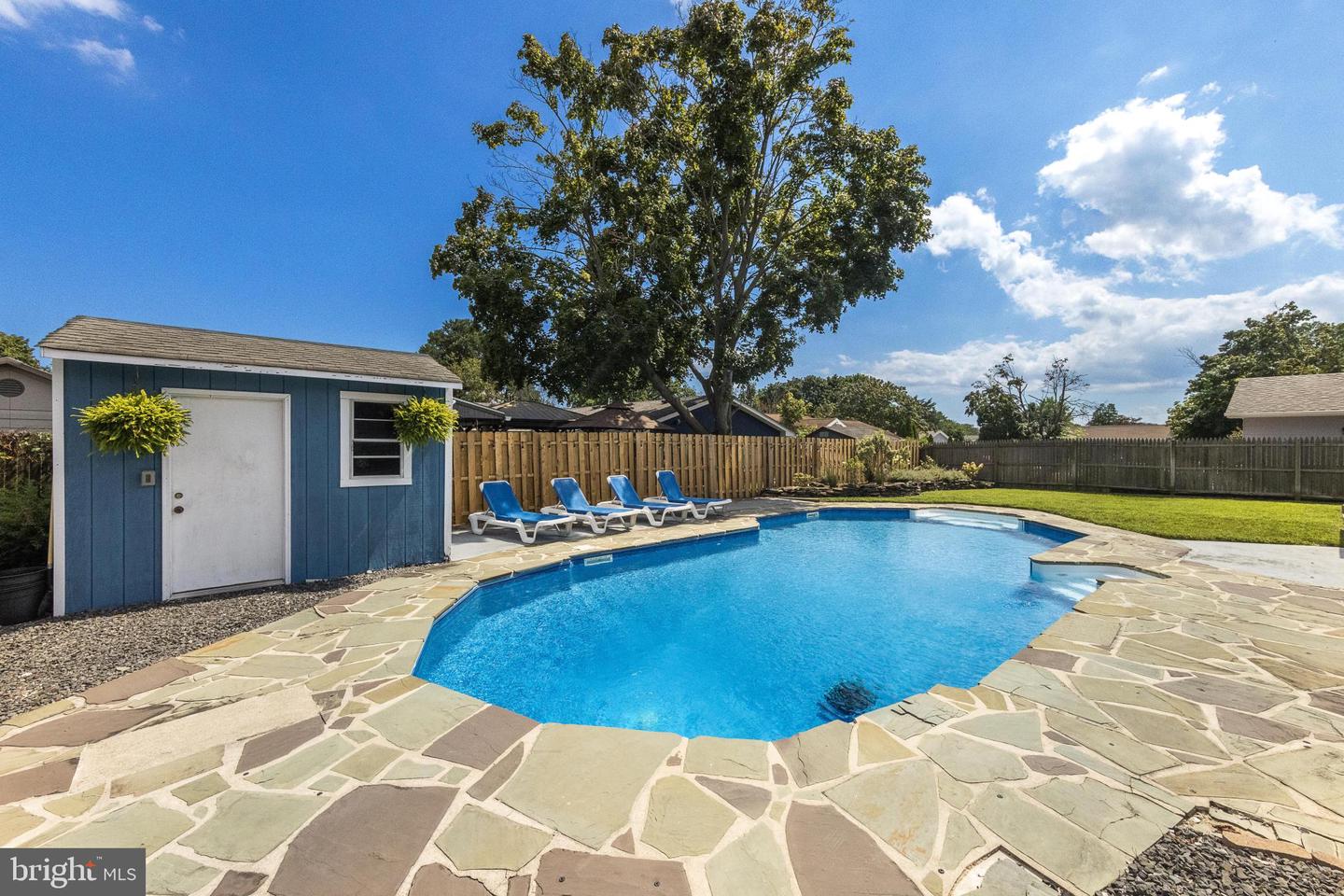 302 8th Property Photo 42