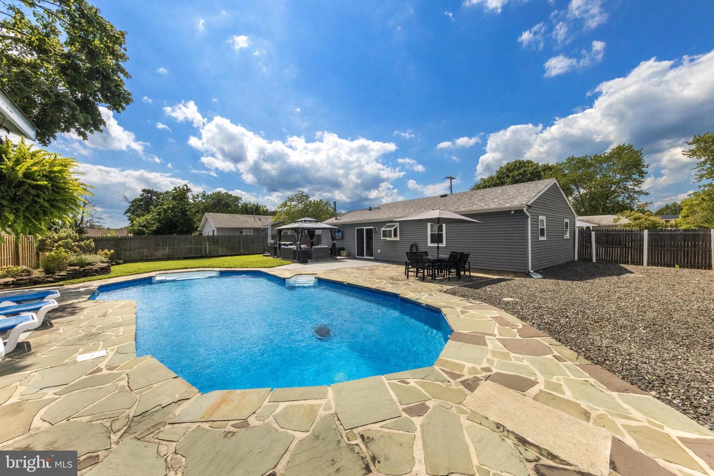 302 8th Property Photo 43