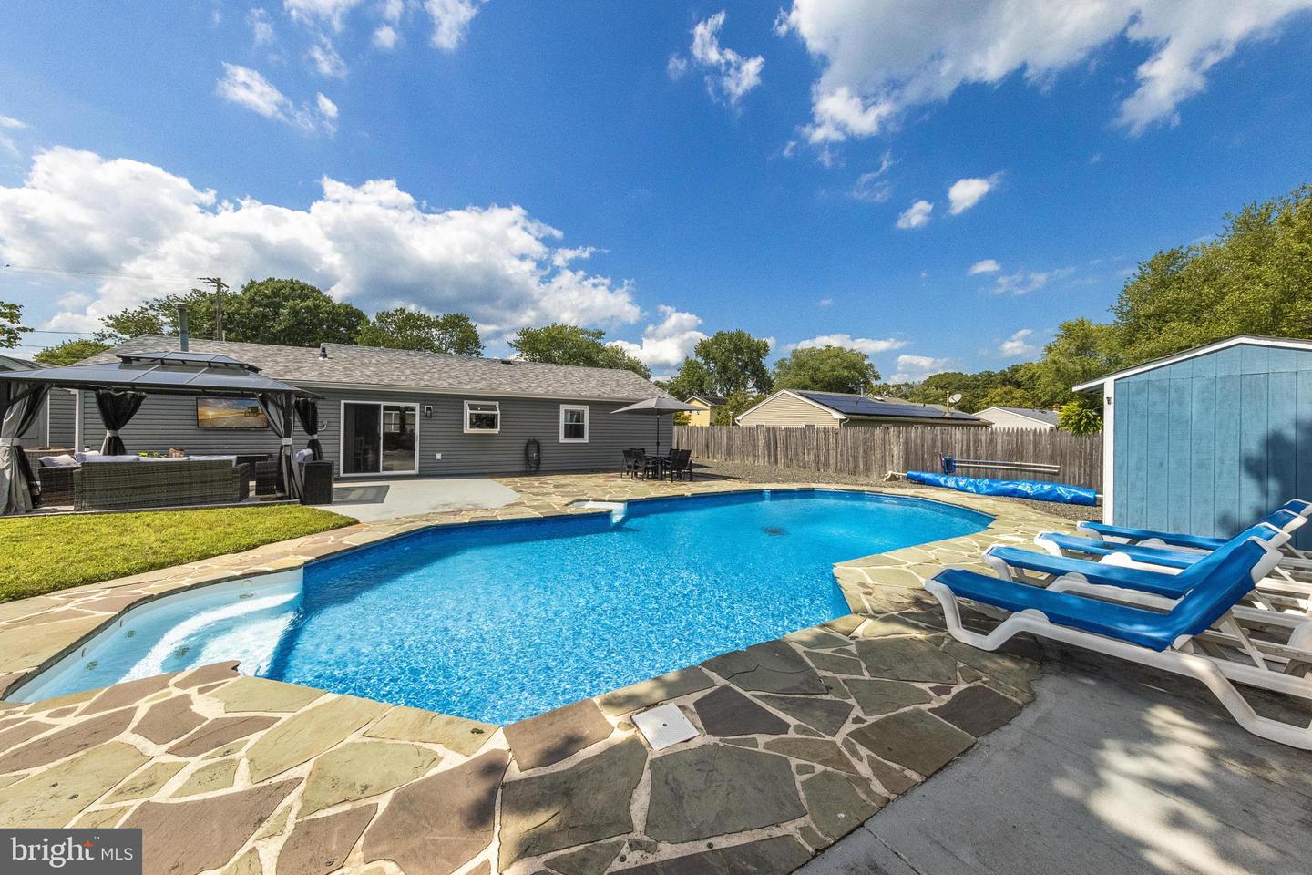 302 8th Property Photo 44