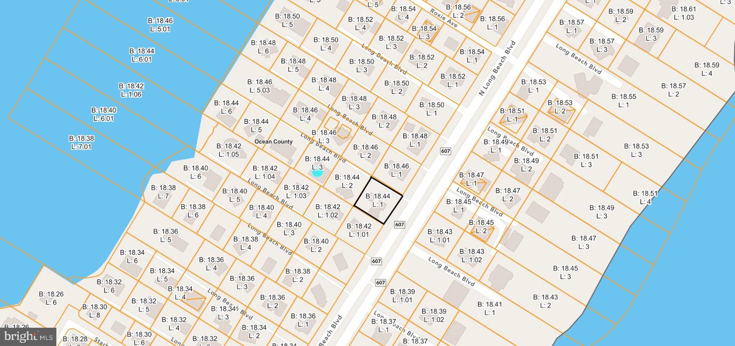 1044-a Long Beach Blvd Blvd Property Photo 3