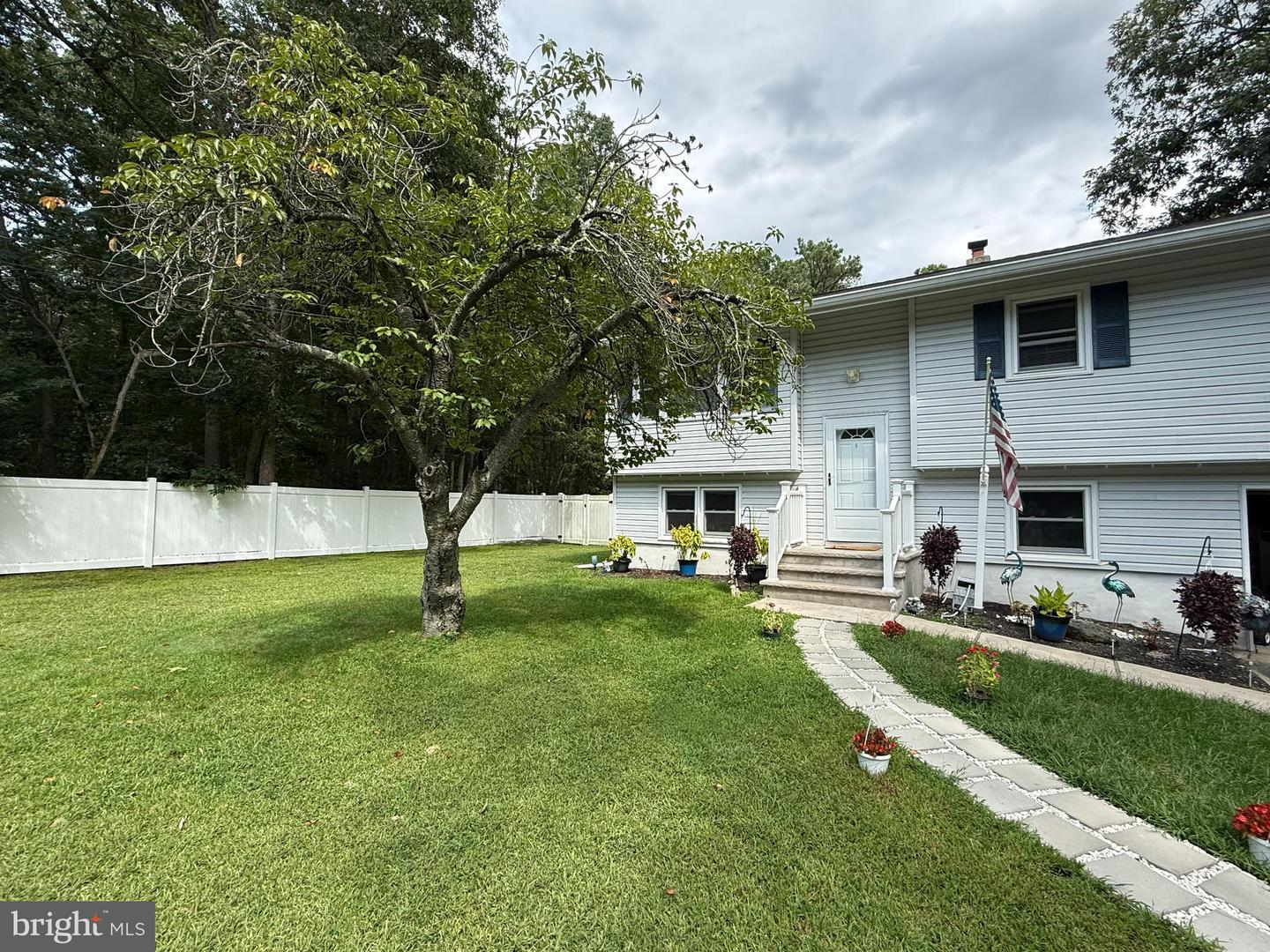 43 WALTER DR