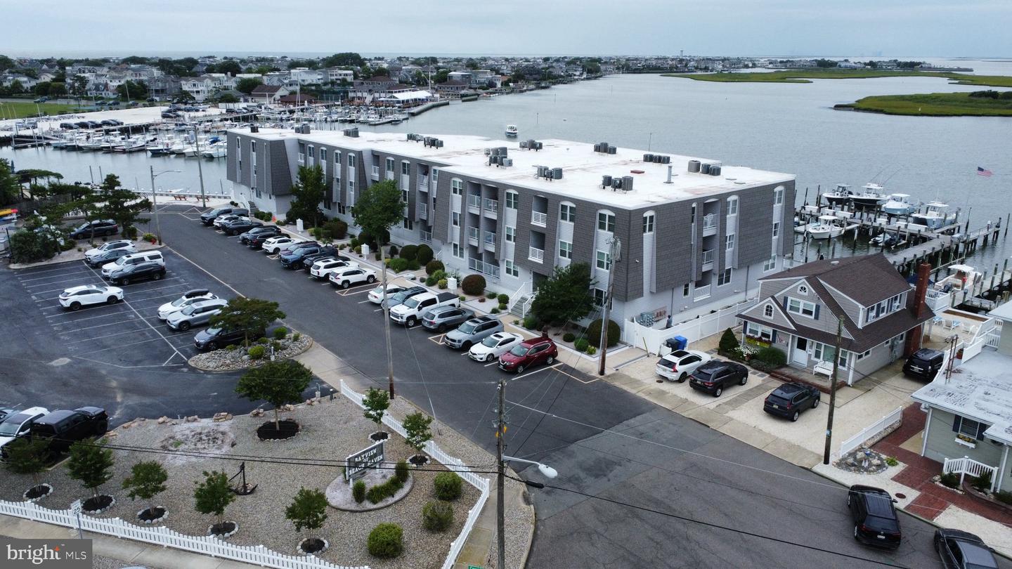 310 S West Ave #e1 Property Photo 4