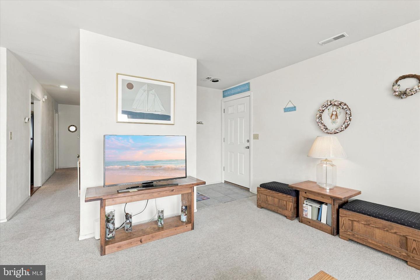 310 S West Ave #e1 Property Photo 7