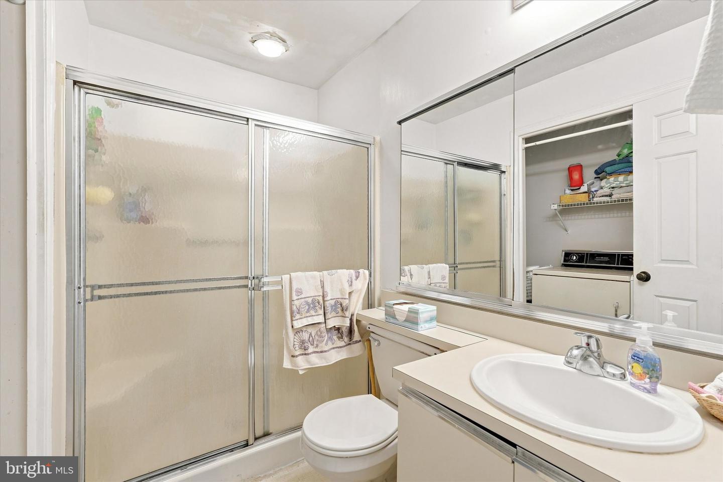 310 S West Ave #e1 Property Photo 19