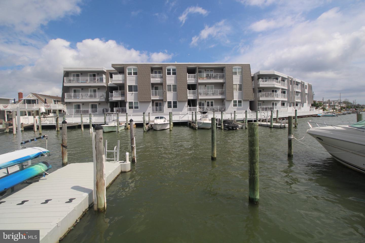 310 S West Ave #e1 Property Photo 32