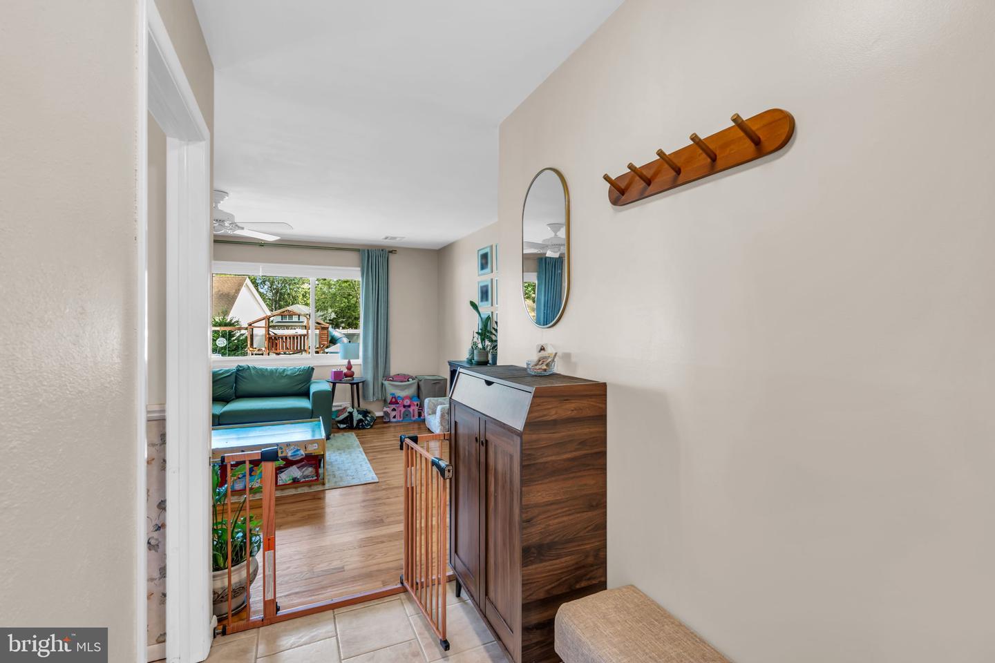 561 Oakhollow Ln Property Photo 4