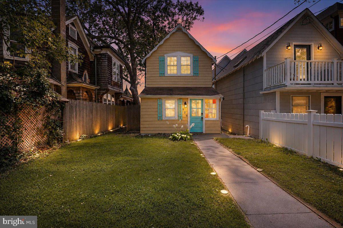 128 E CAMP WALK