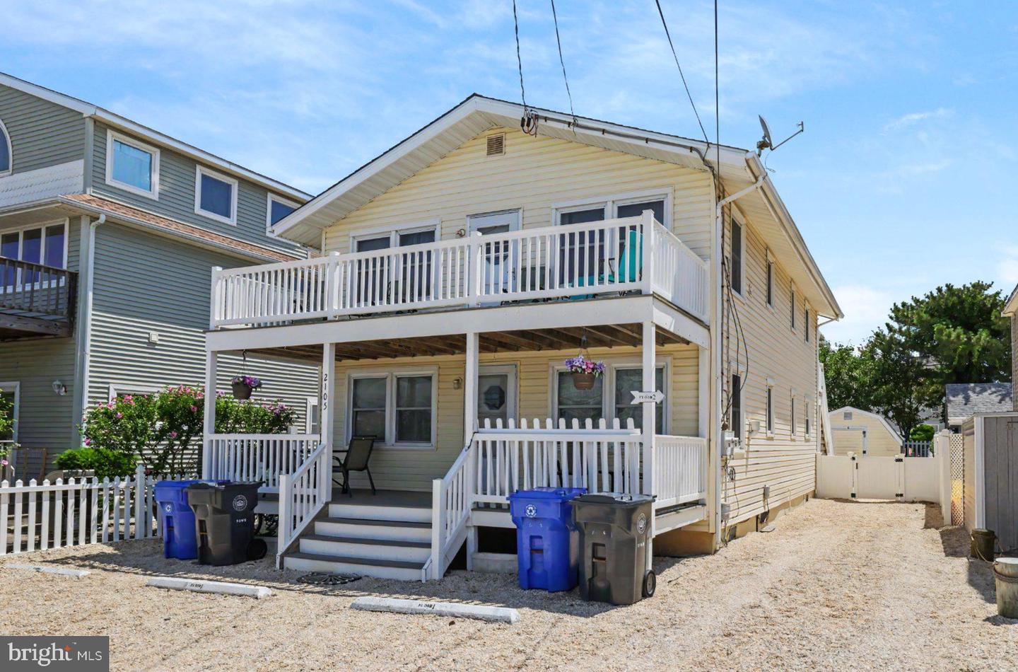 2105 S BAY AVE Property Photo 1