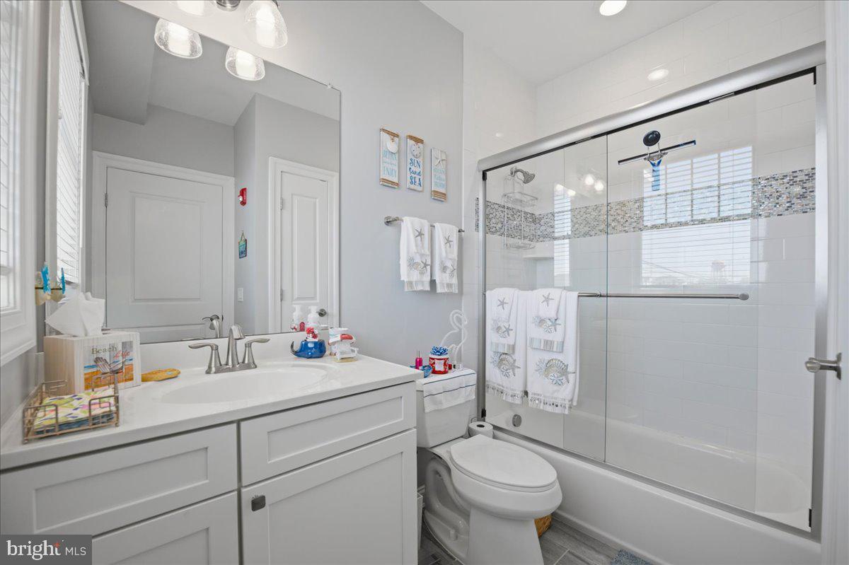 500 N Bay Ave #c Property Photo 23