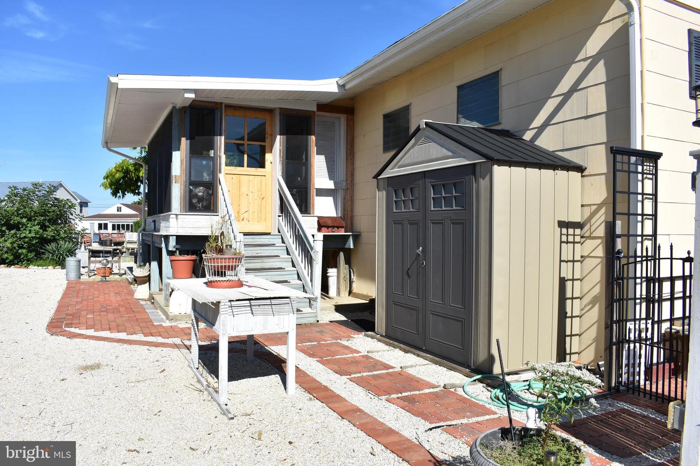 152 S Captains Dr Property Photo 5