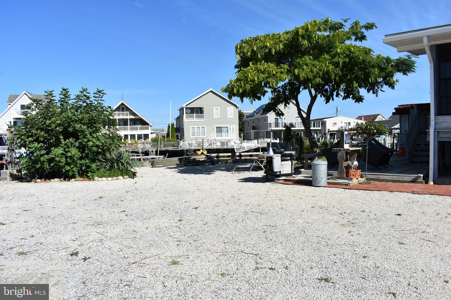 152 S Captains Dr Property Photo 7