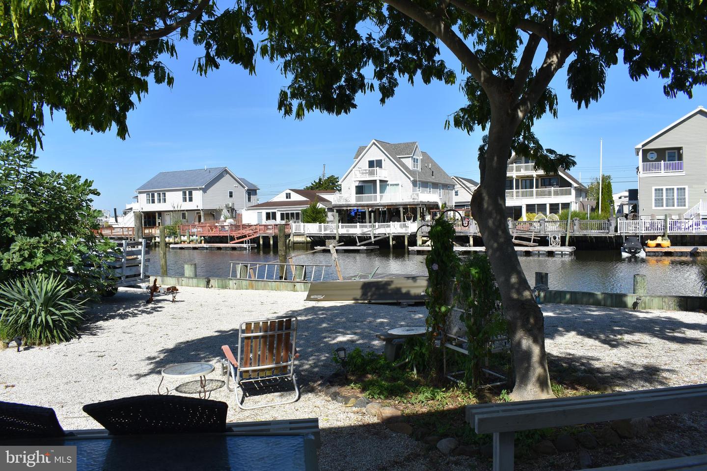 152 S Captains Dr Property Photo 19