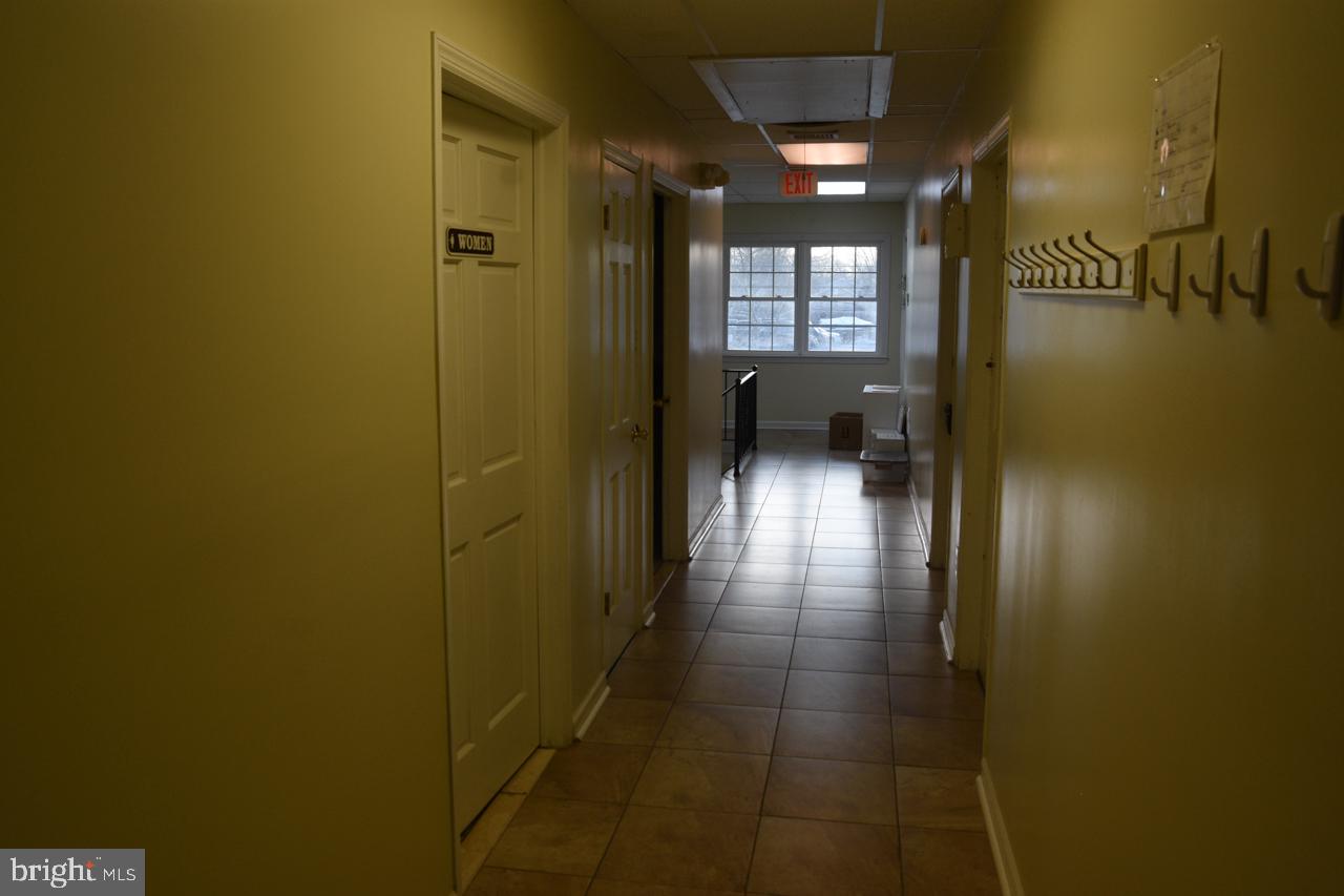 540 Lacey Rd Property Photo 4