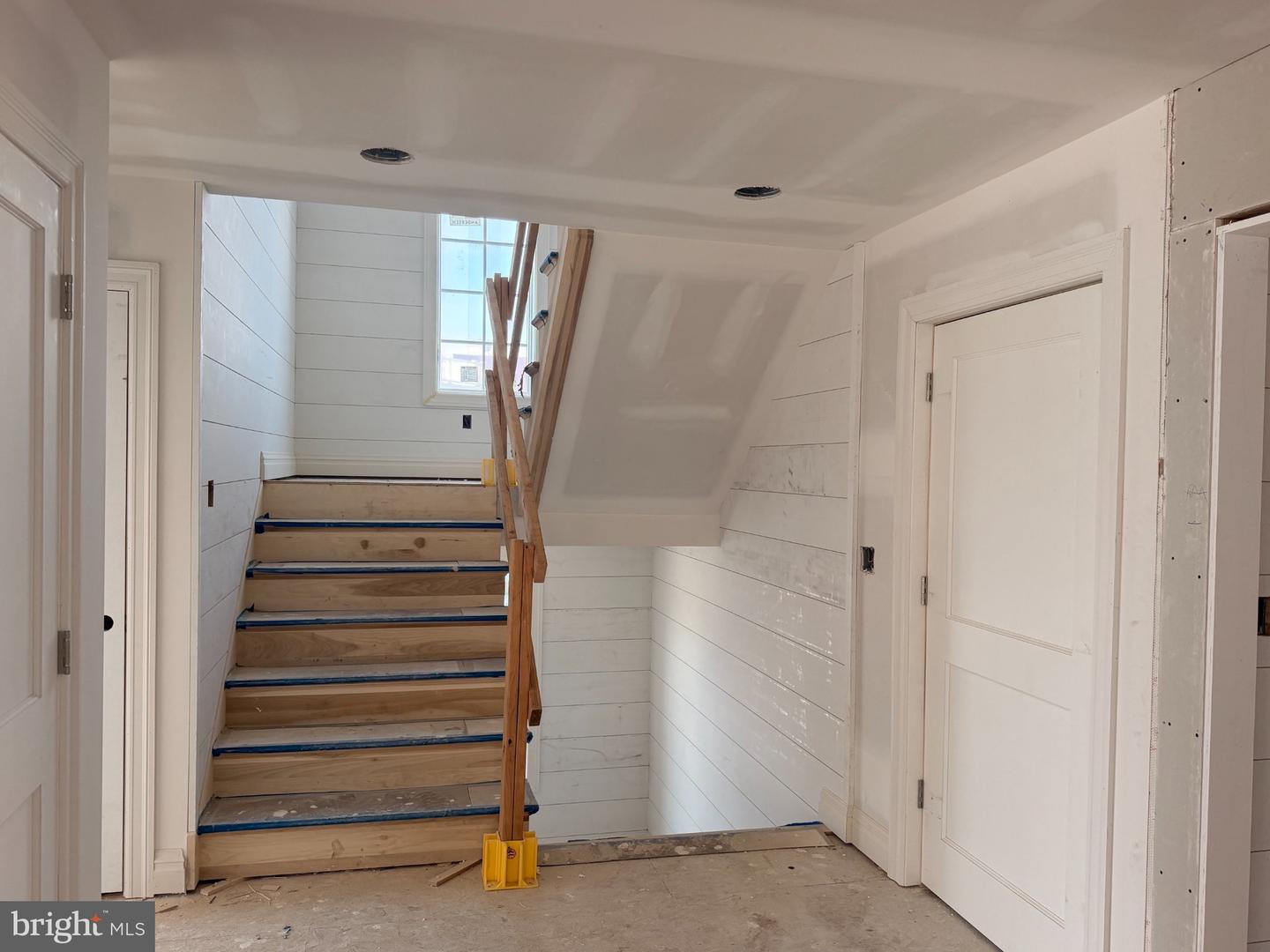 8 E Passaic Ave Property Photo 16