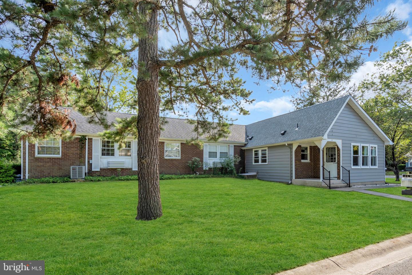 1B HALE LN