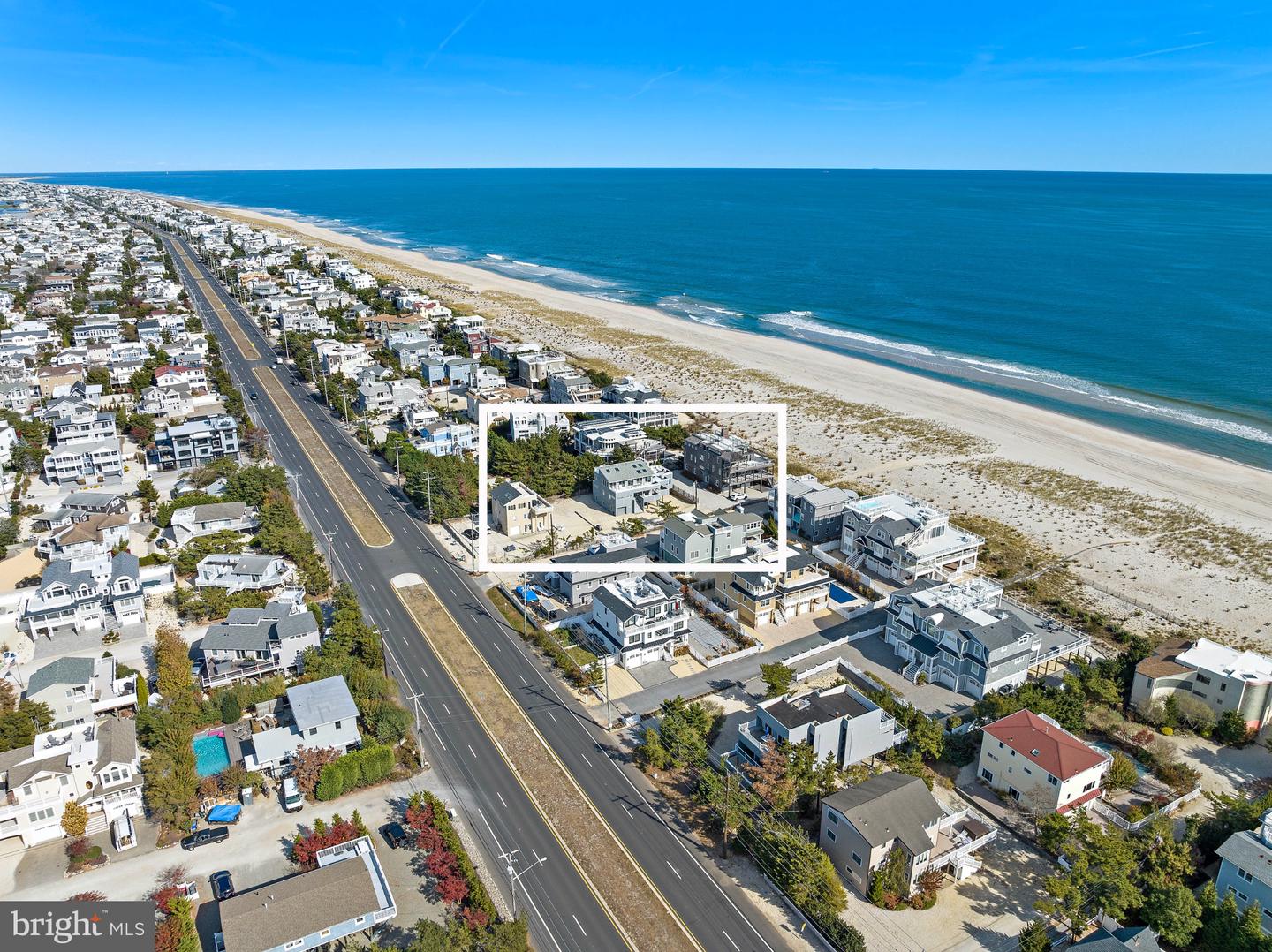 1039 Long Beach Blvd Property Photo 2