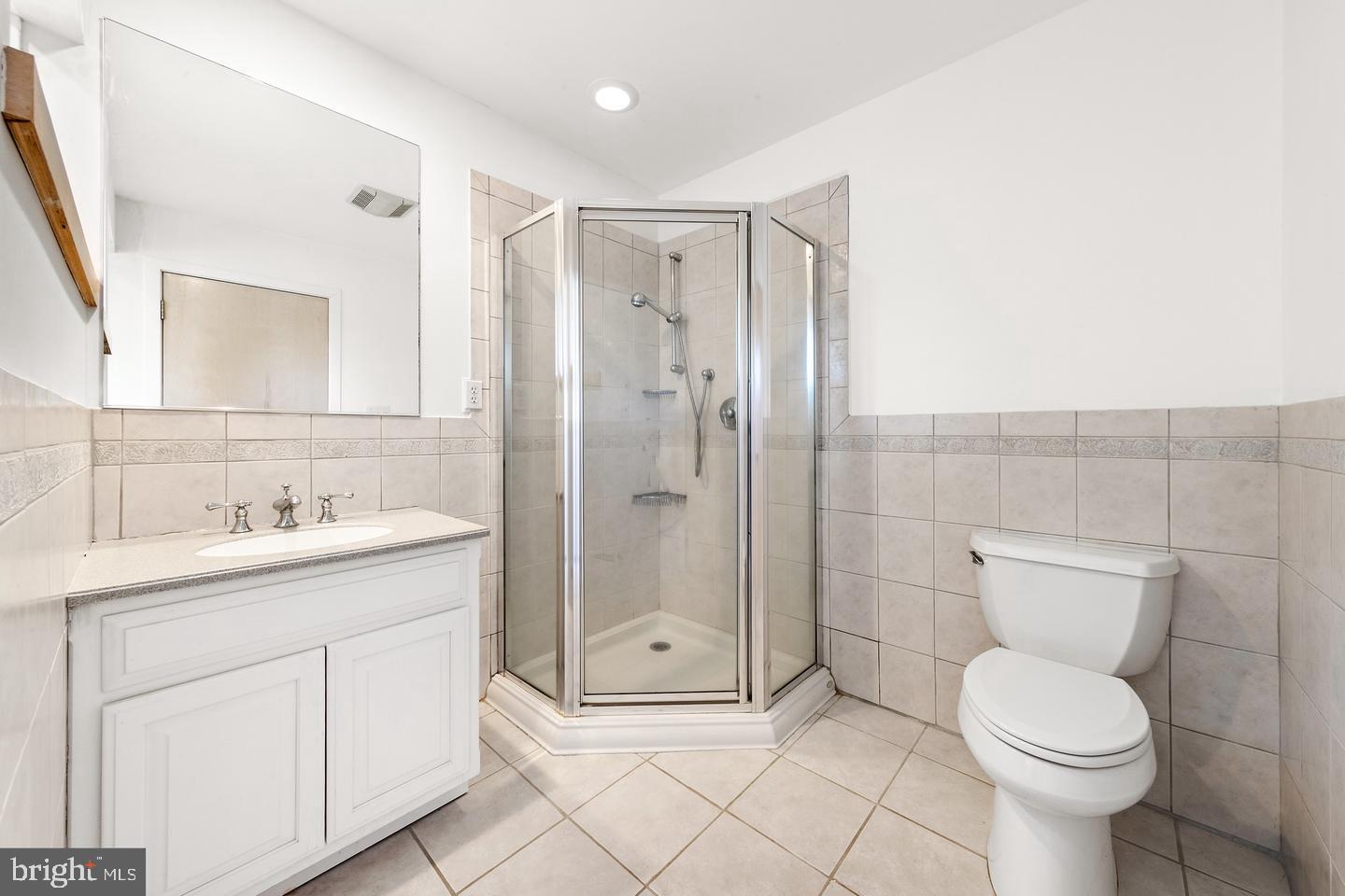 1039 Long Beach Blvd Property Photo 26