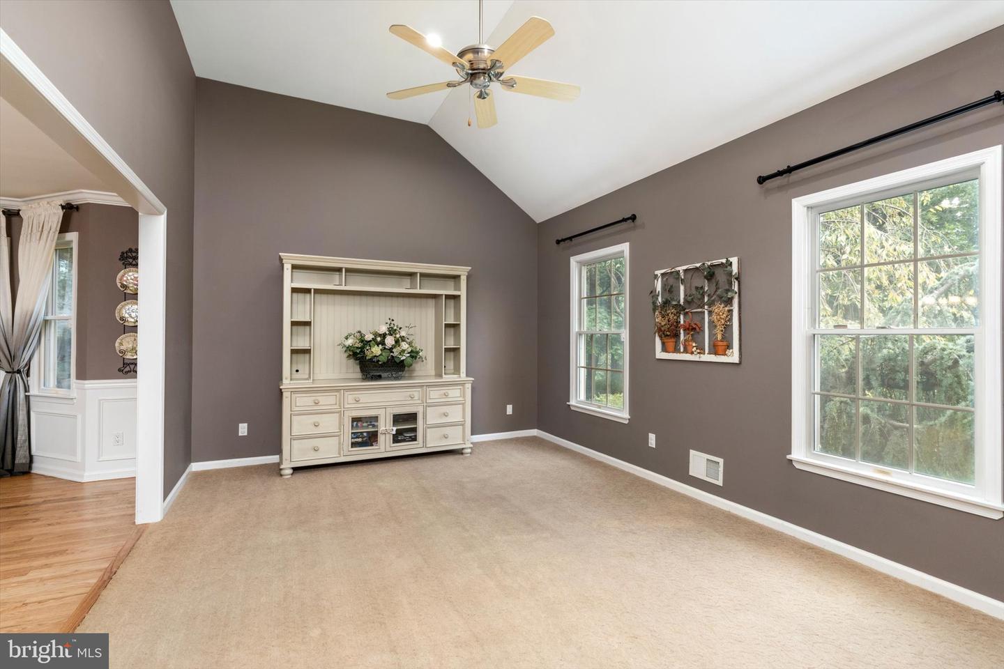 124 Bobbis Ter Property Photo 6