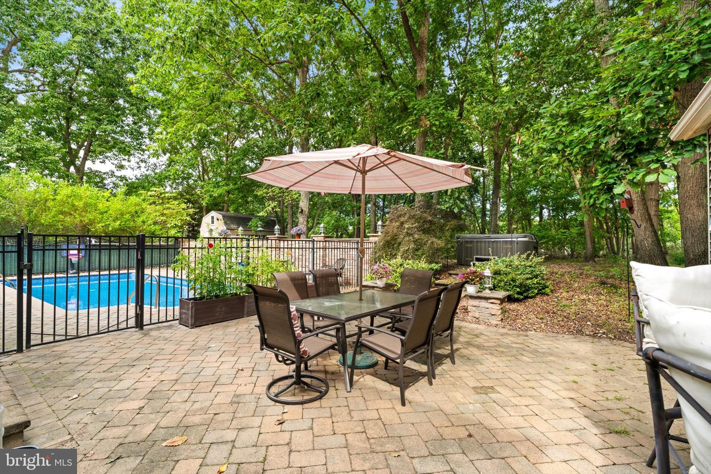 124 Bobbis Ter Property Photo 34