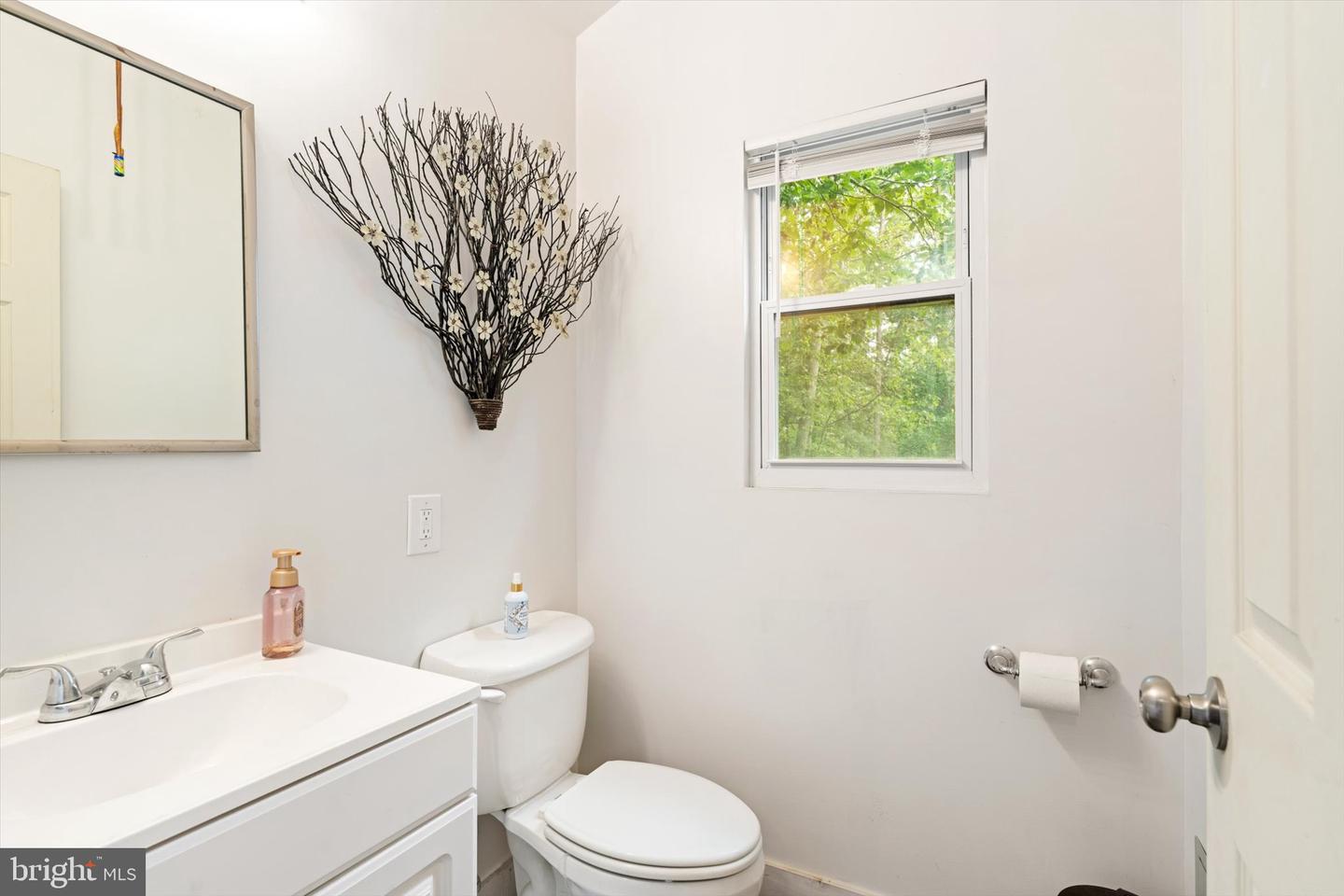 124 Bobbis Ter Property Photo 38
