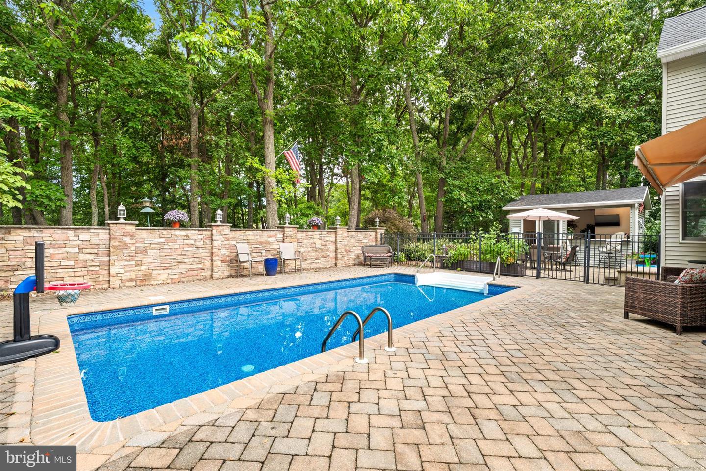 124 Bobbis Ter Property Photo 40