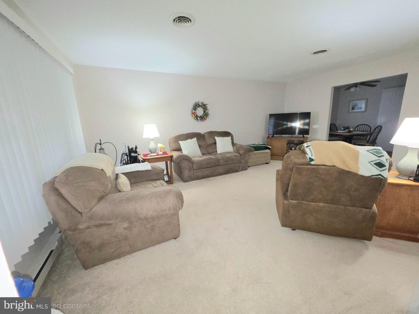 242 Lexington Dr Property Photo 3