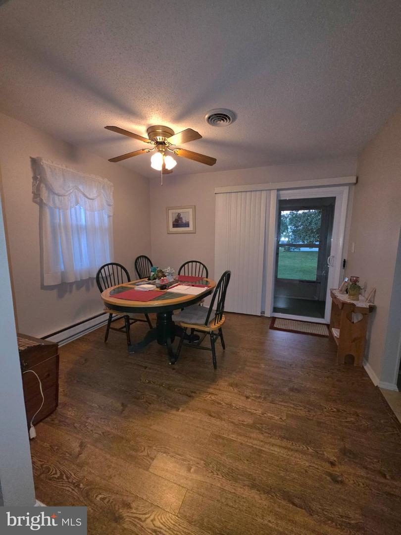 242 Lexington Dr Property Photo 5
