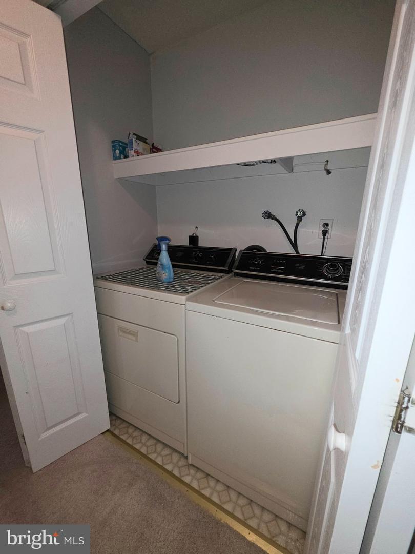 242 Lexington Dr Property Photo 7