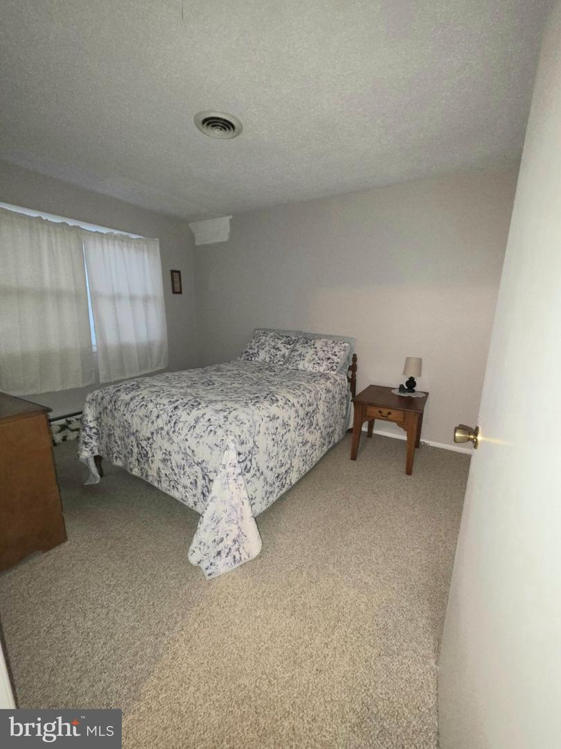 242 Lexington Dr Property Photo 8