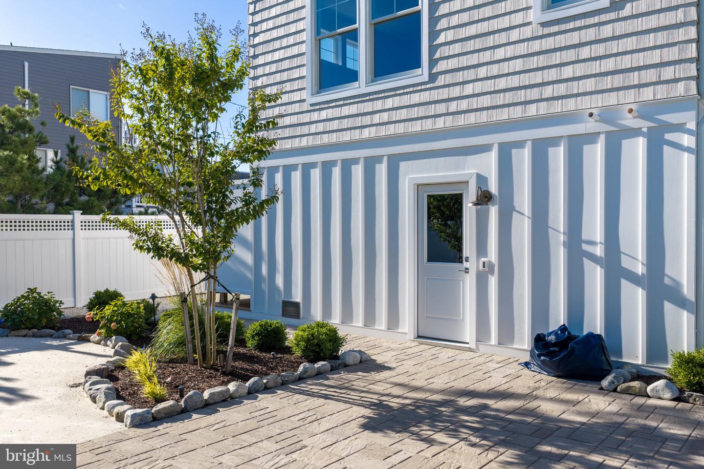 162 D Long Beach Blvd Property Photo 84